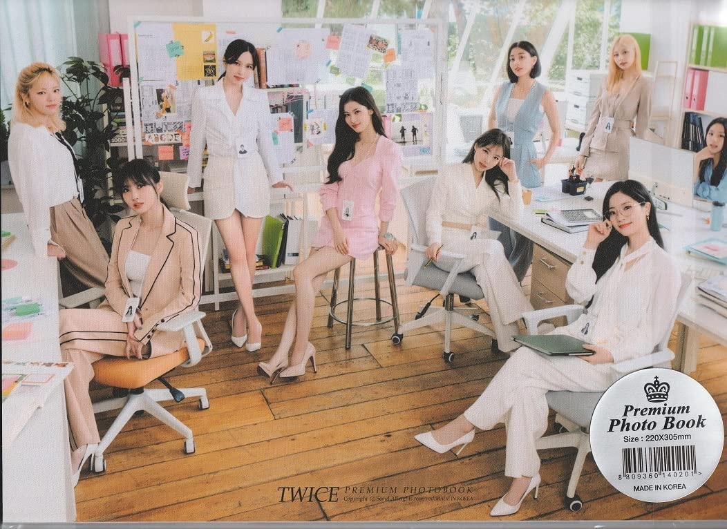 Amazon.co.jp: New！□TWICEトゥワイス□プレミアム写真集大②韓国